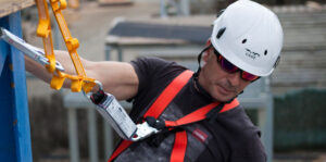 Read more about the article Types of Safety Helmets and Their Industrial Applications