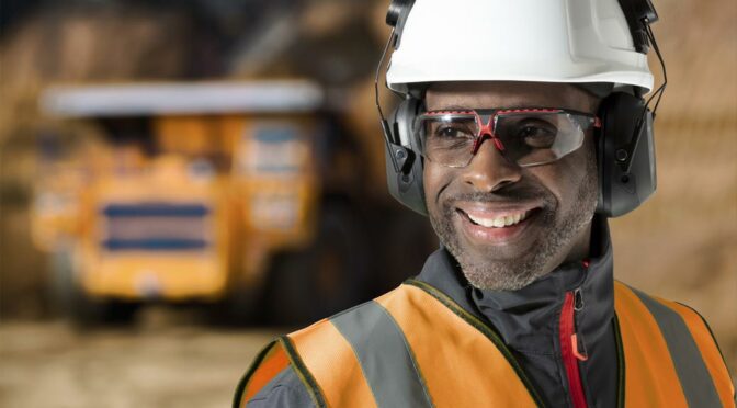 Read more about the article Why Wearing a Safety Helmet Can Save Your Life on Site